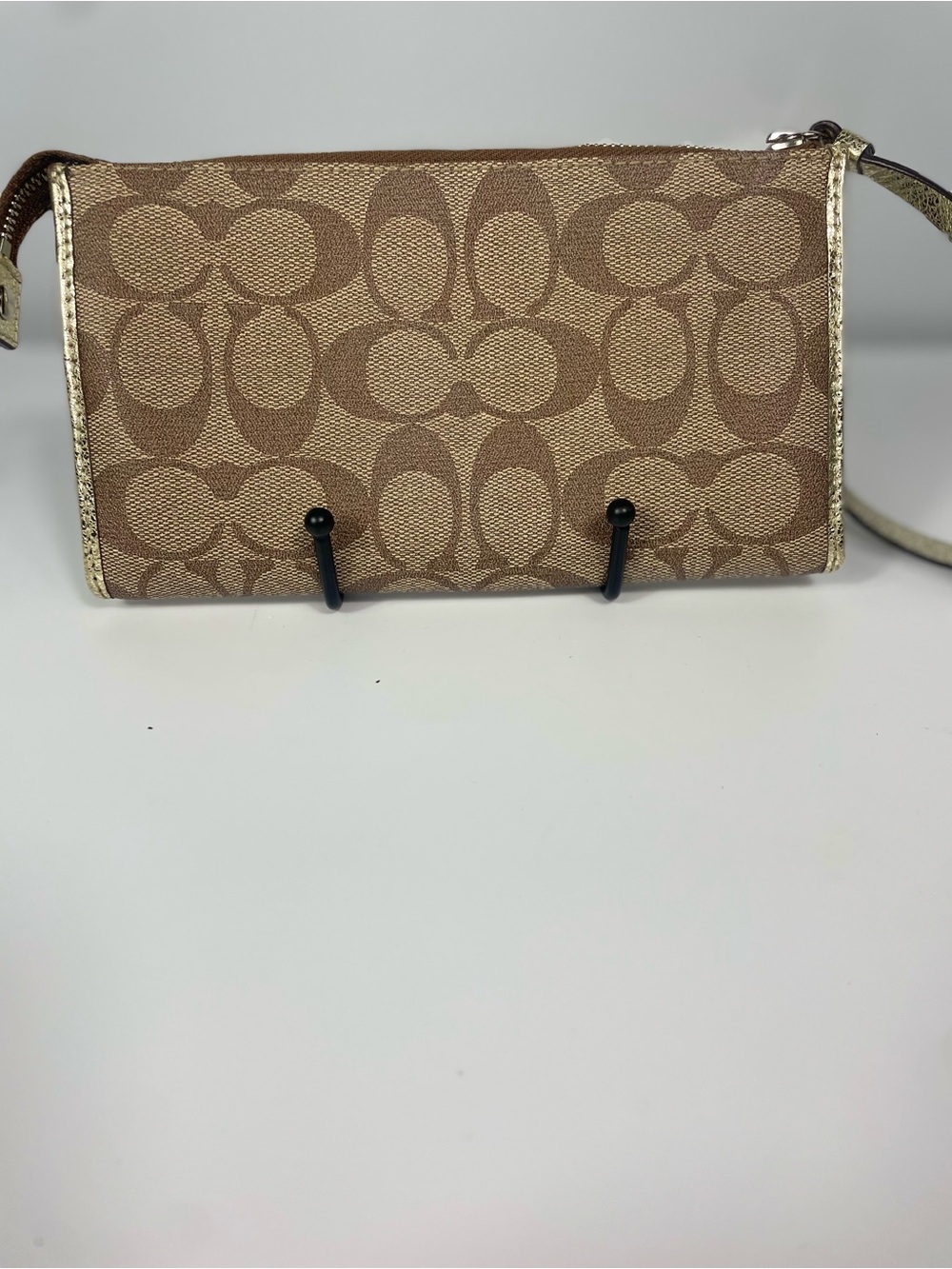 Coach Gold Metallic Pop Star Print Signature Wristlet EUC - Picture 5 of 15